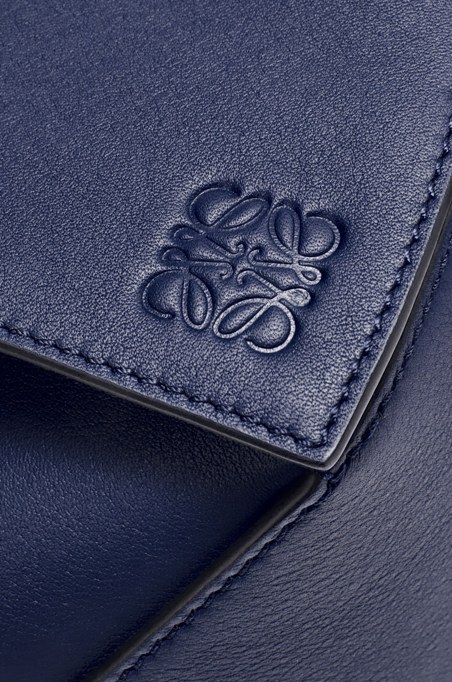 Small Puzzle bumbag in classic calfskin - Hall Of Brand