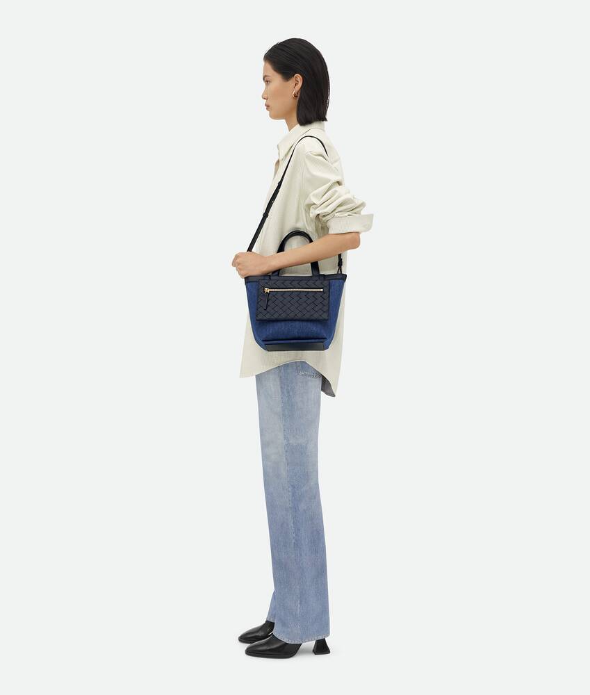 Mini flip flap with strap - Hall Of Brand