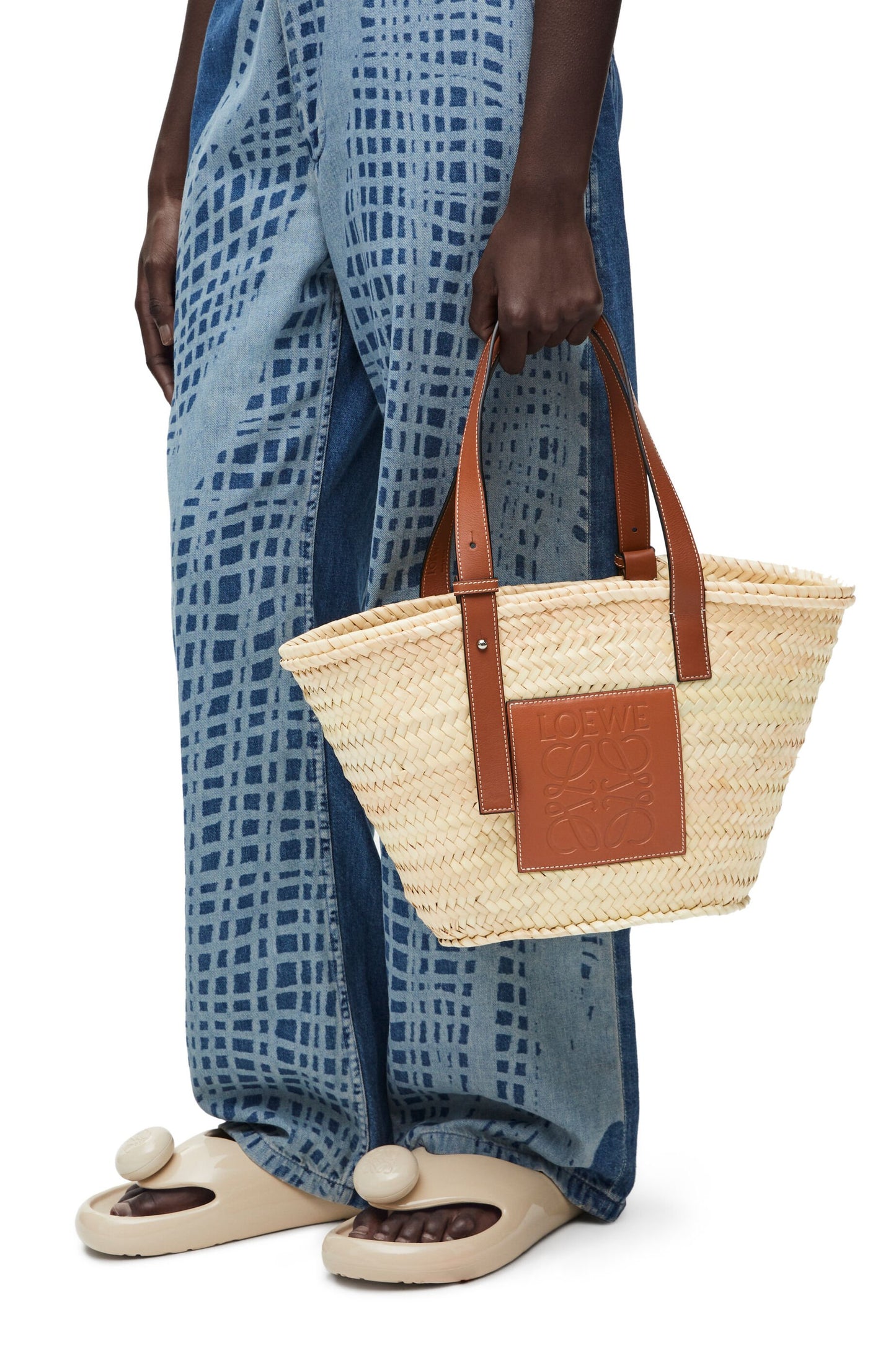 Basket bag in palm leaf and calfskin