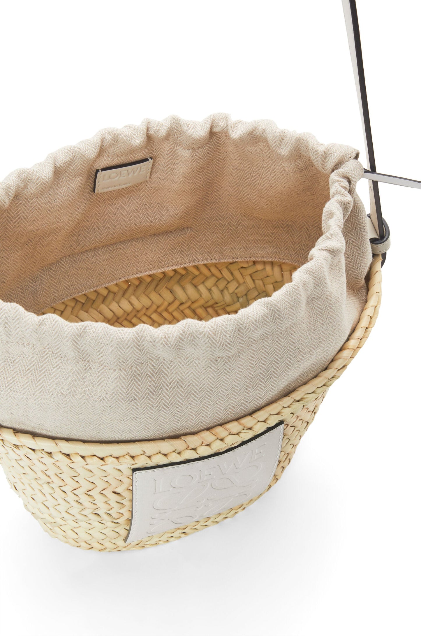 Drawstring bucket in palm leaf and calfskin