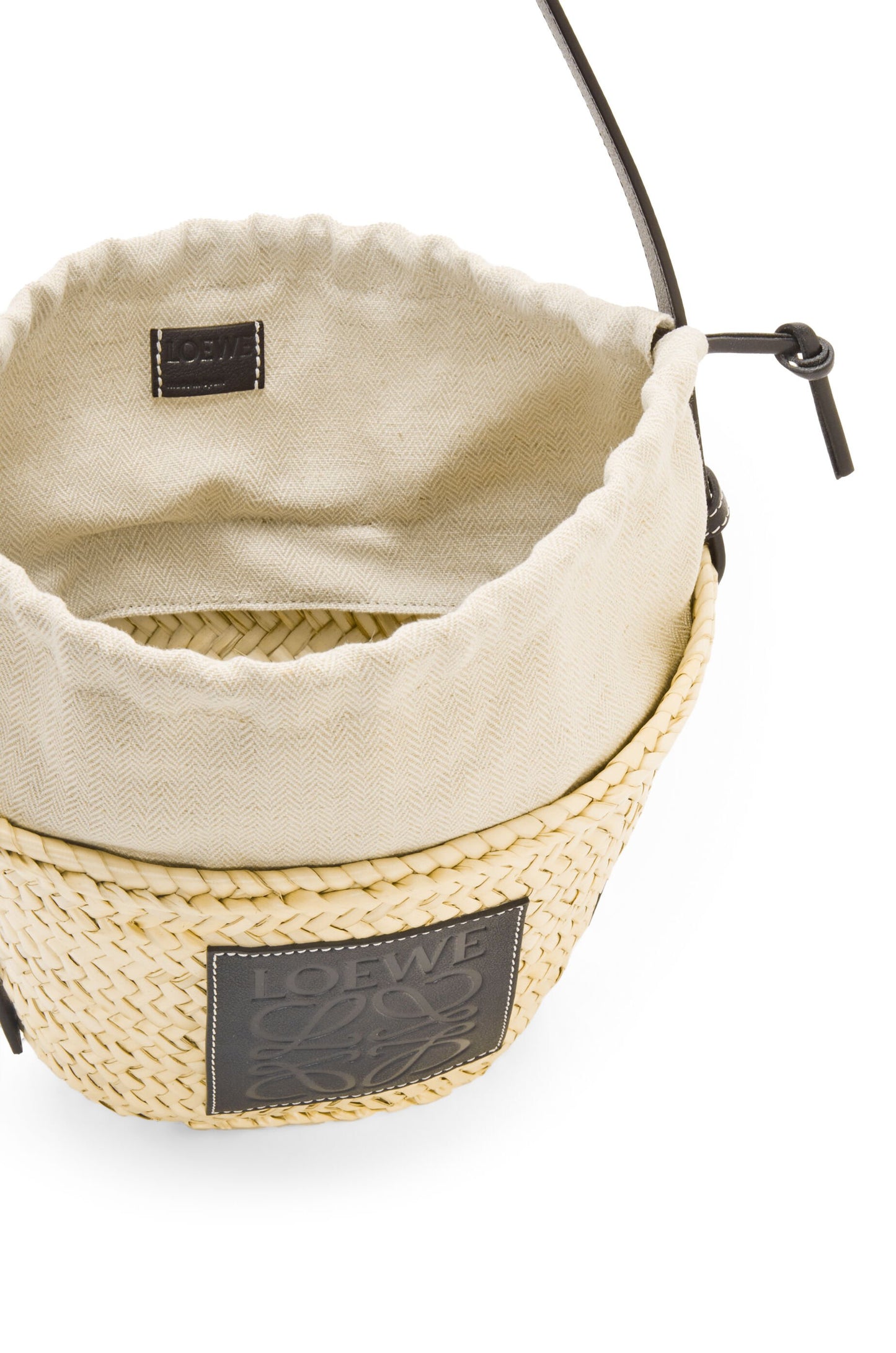 Drawstring bucket in palm leaf and calfskin