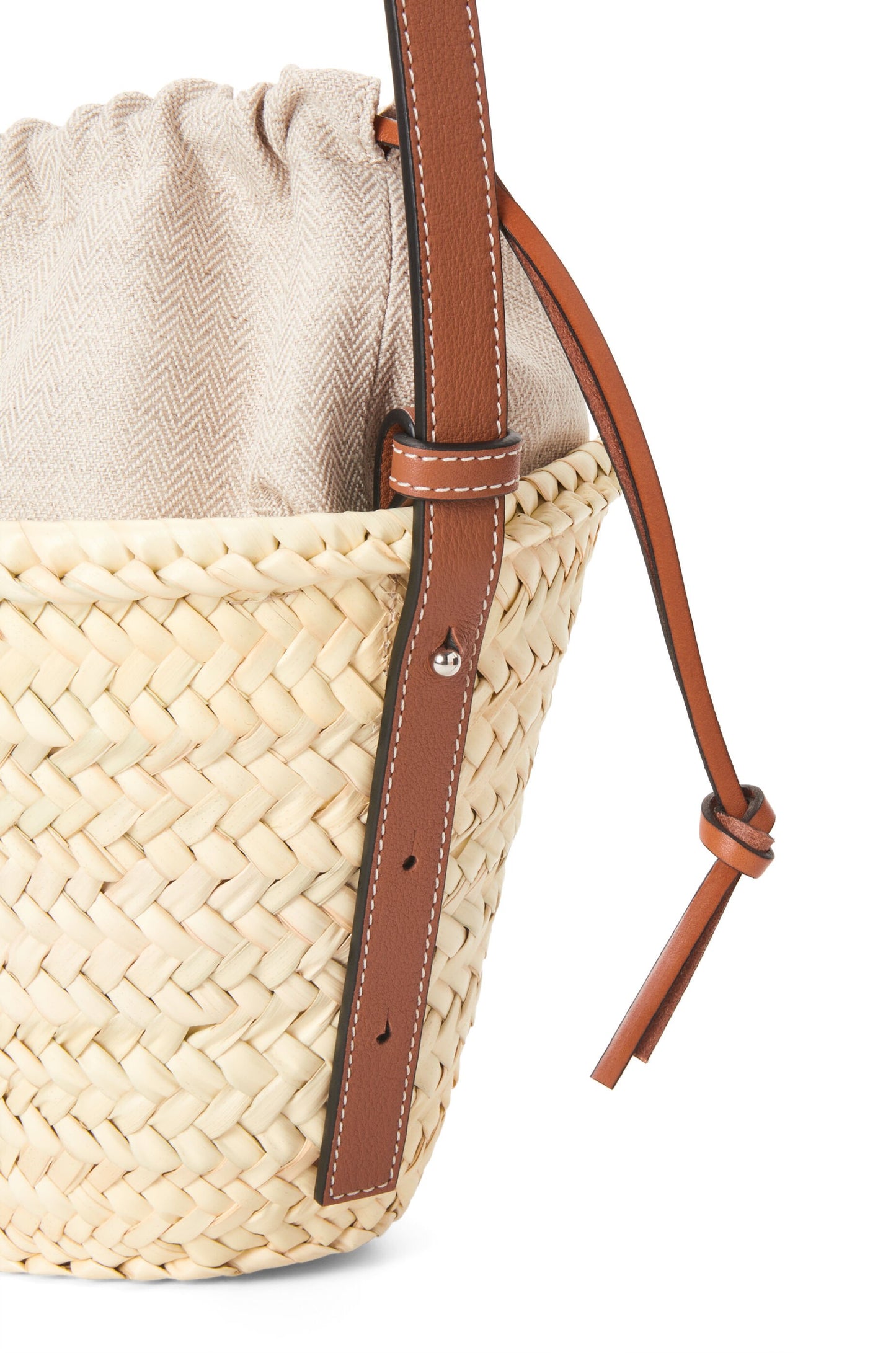 Drawstring bucket in palm leaf and calfskin