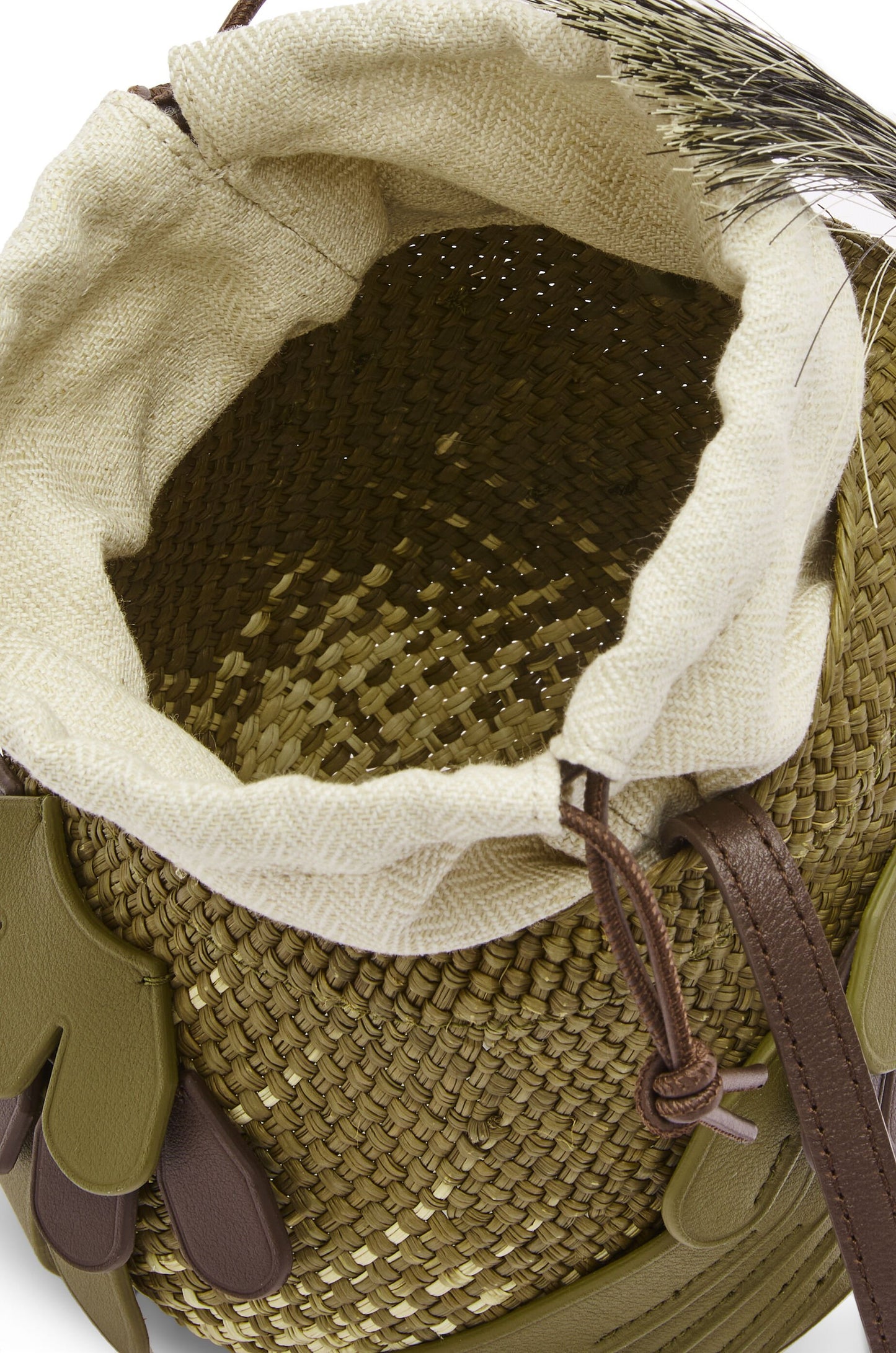 Bird bag in iraca palm and calfskin