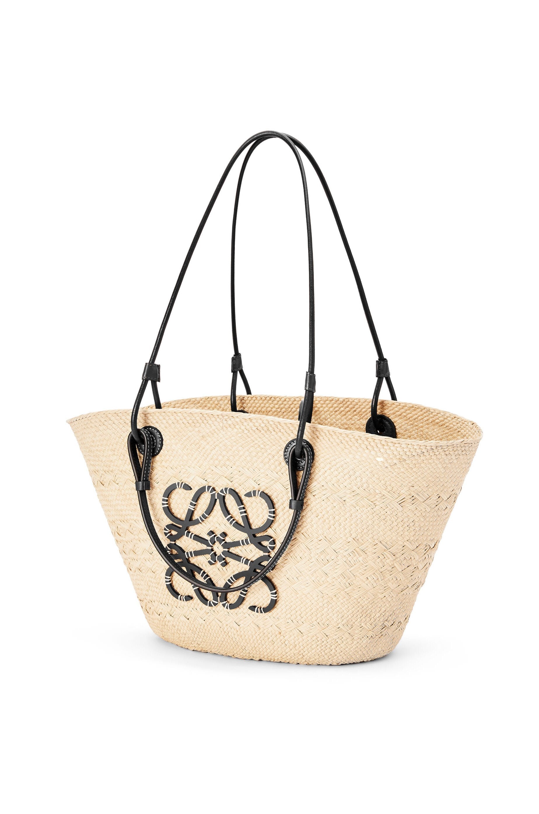 Medium Anagram Basket bag in iraca palm and calfskin - Hall Of Brand