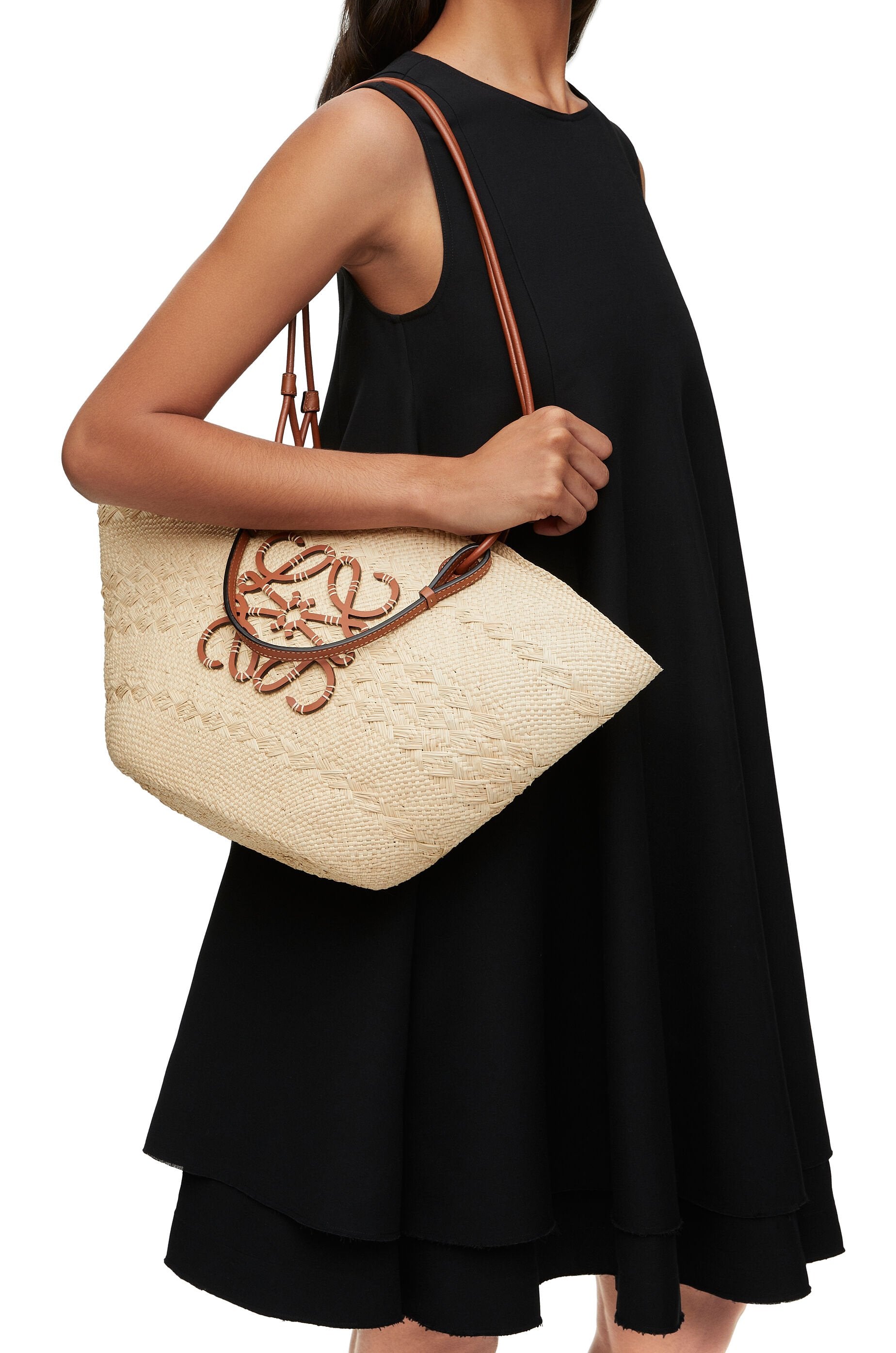 Medium Anagram Basket bag in iraca palm and calfskin - Hall Of Brand