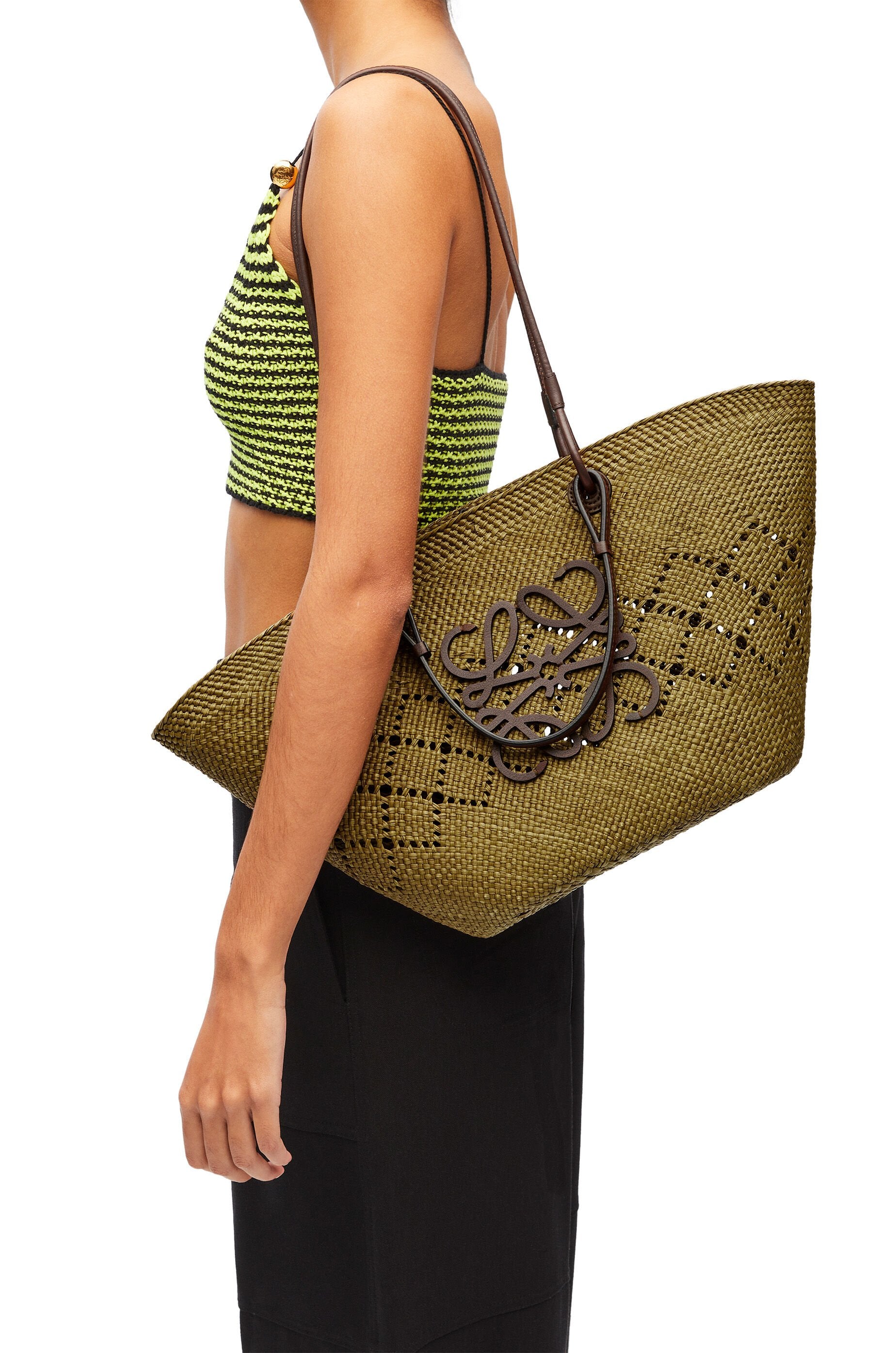 Medium Anagram Basket bag in iraca palm and calfskin - Hall Of Brand
