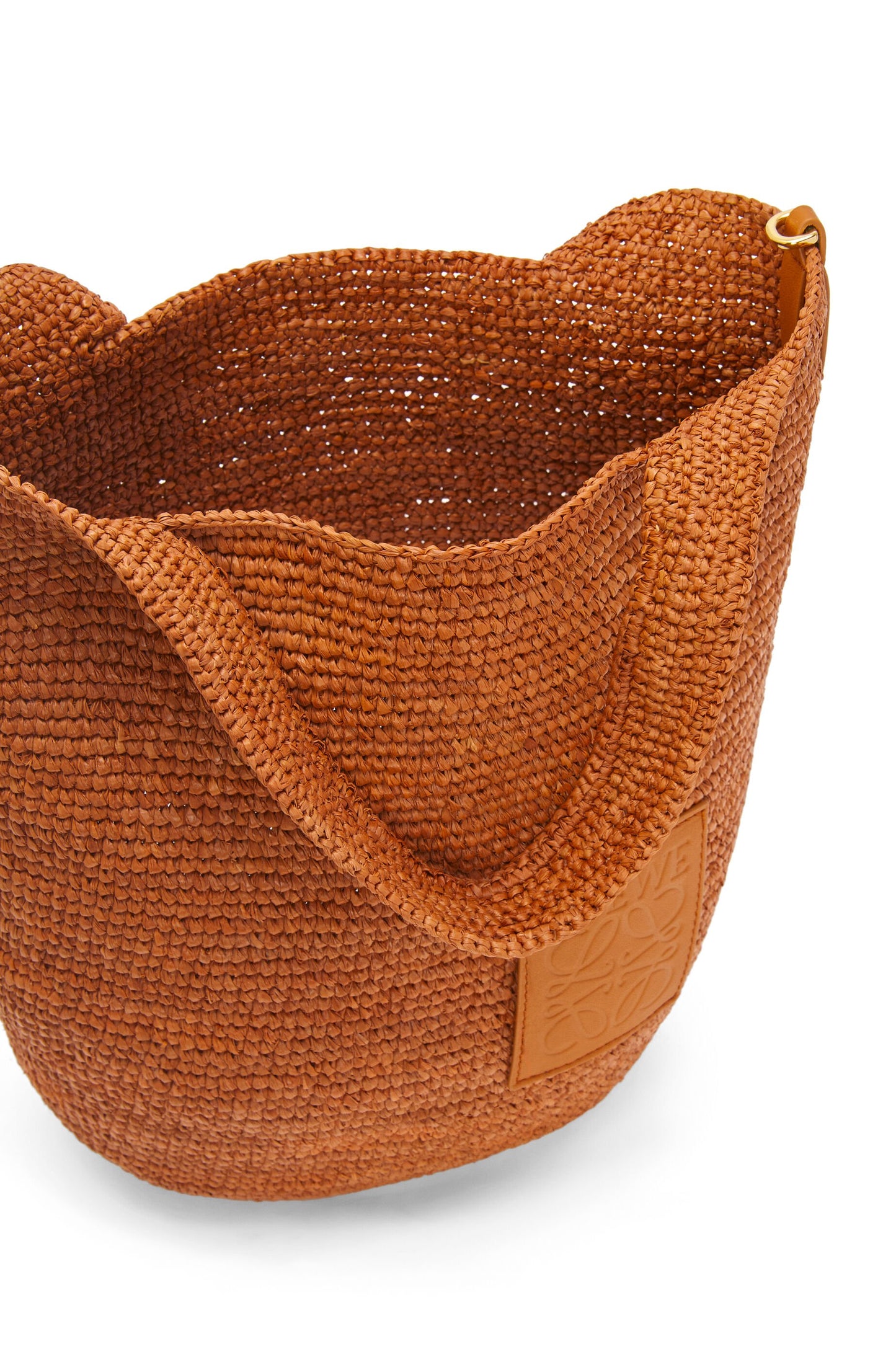 Slit bag in raffia and calfskin