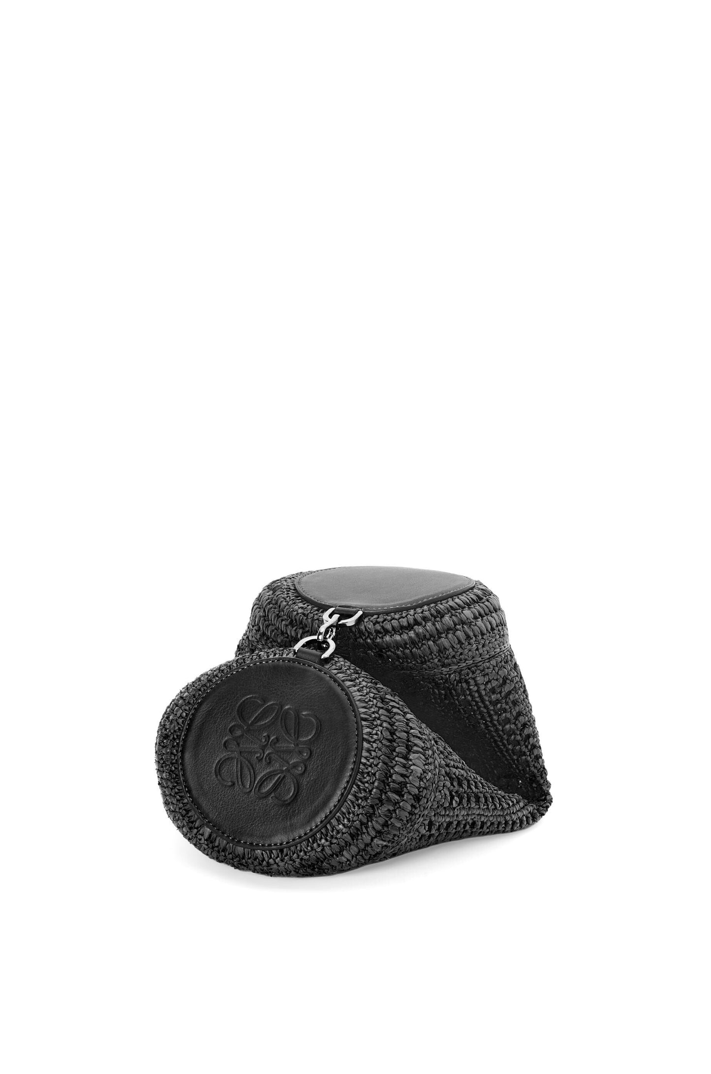 Bracelet pouch in raffia and calfskin