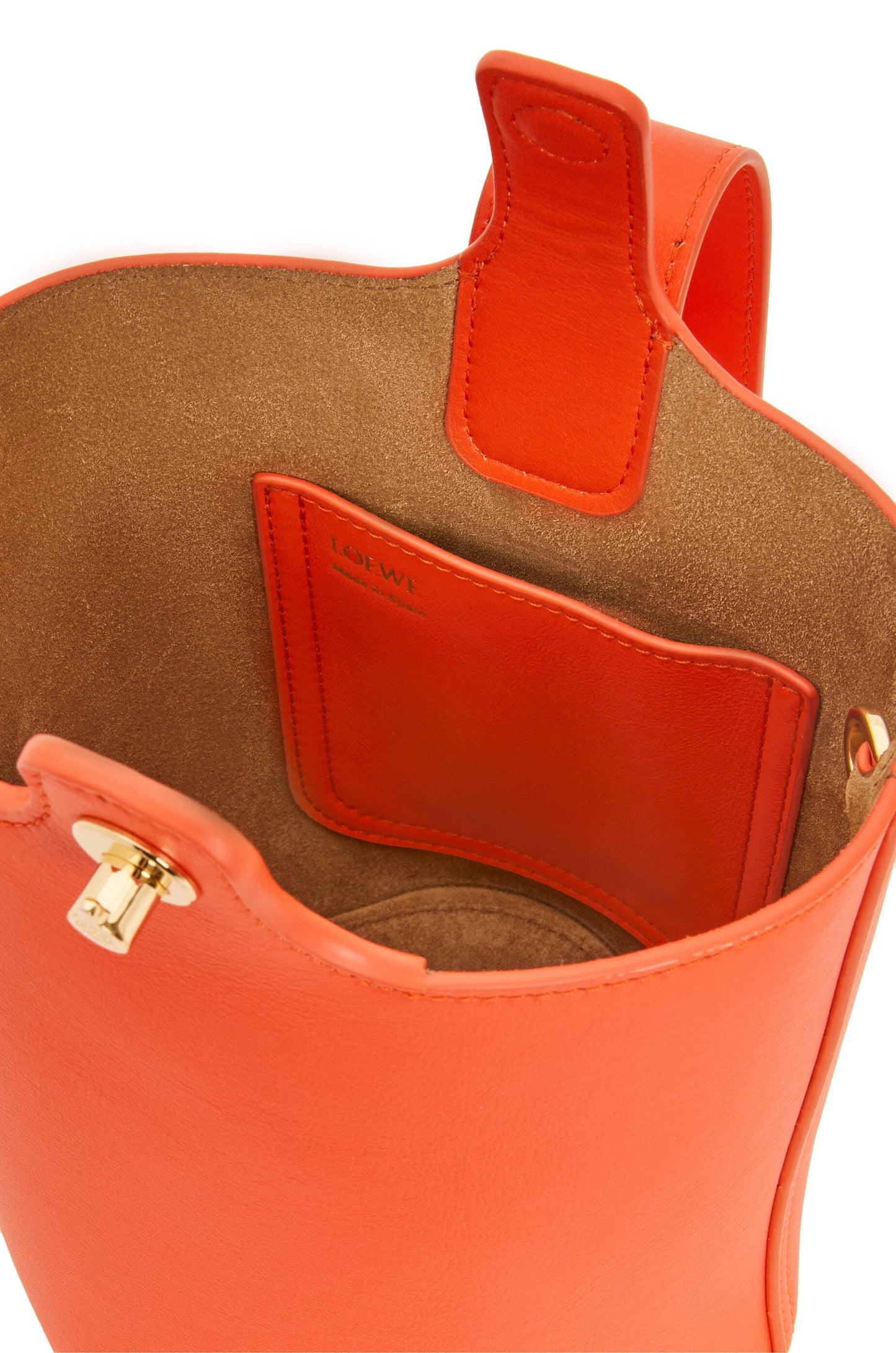 Mini Pebble bucket in mellow calfskin