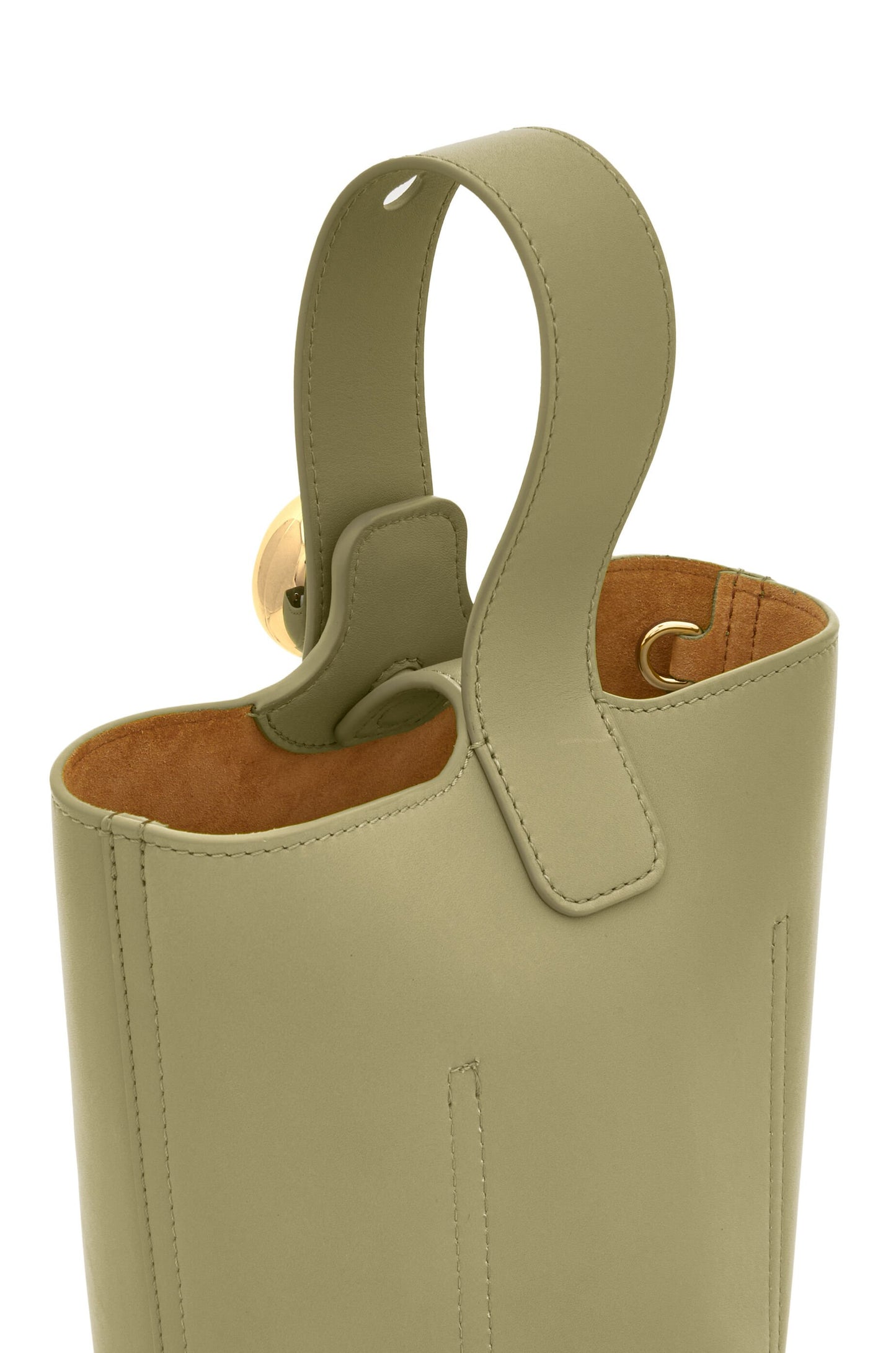 Medium Pebble bucket in mellow calfskin