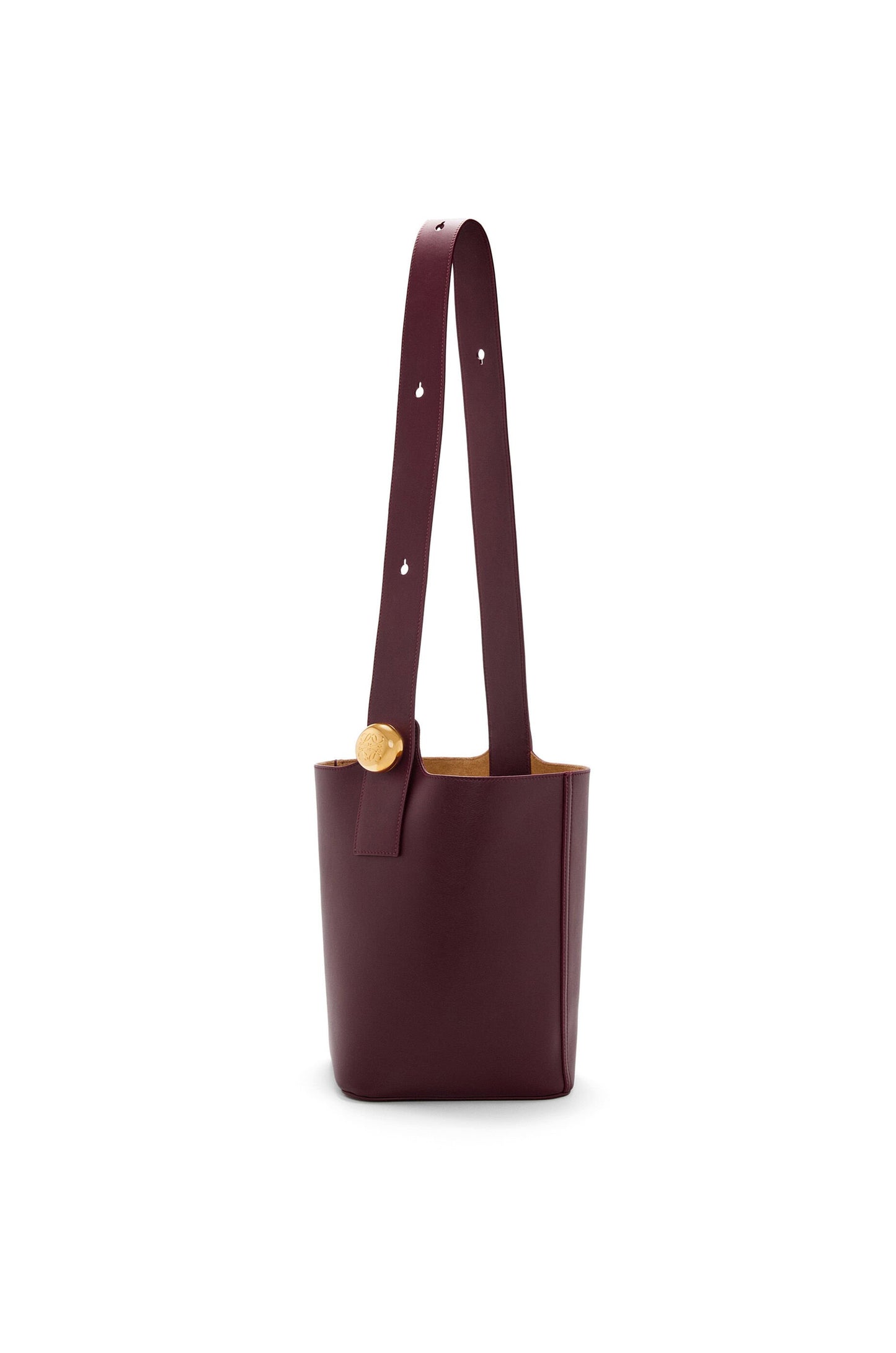 Medium Pebble bucket in mellow calfskin