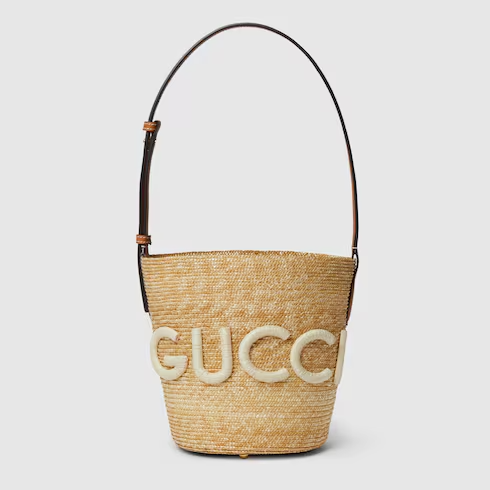 Small straw shoulder bag with Gucci patch