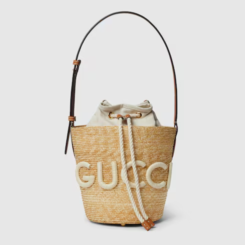 Small straw shoulder bag with Gucci patch