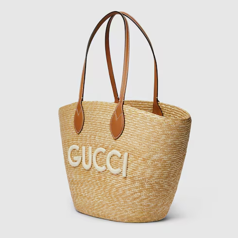 Medium straw tote with Gucci patch