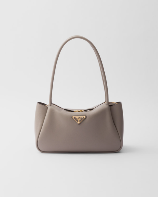 Medium leather handbag