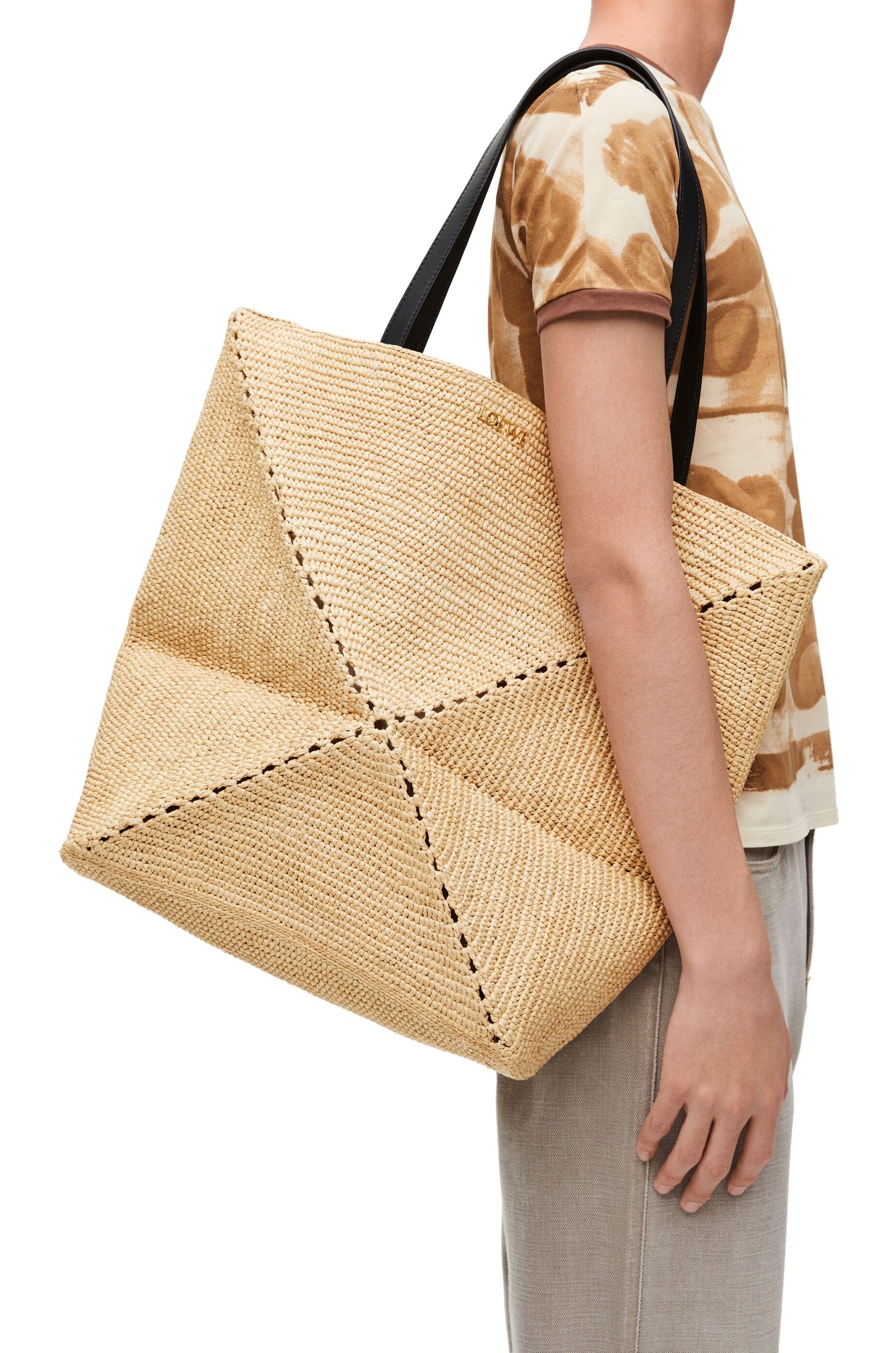 XL Puzzle Fold Tote in raffia - Hall Of Brand