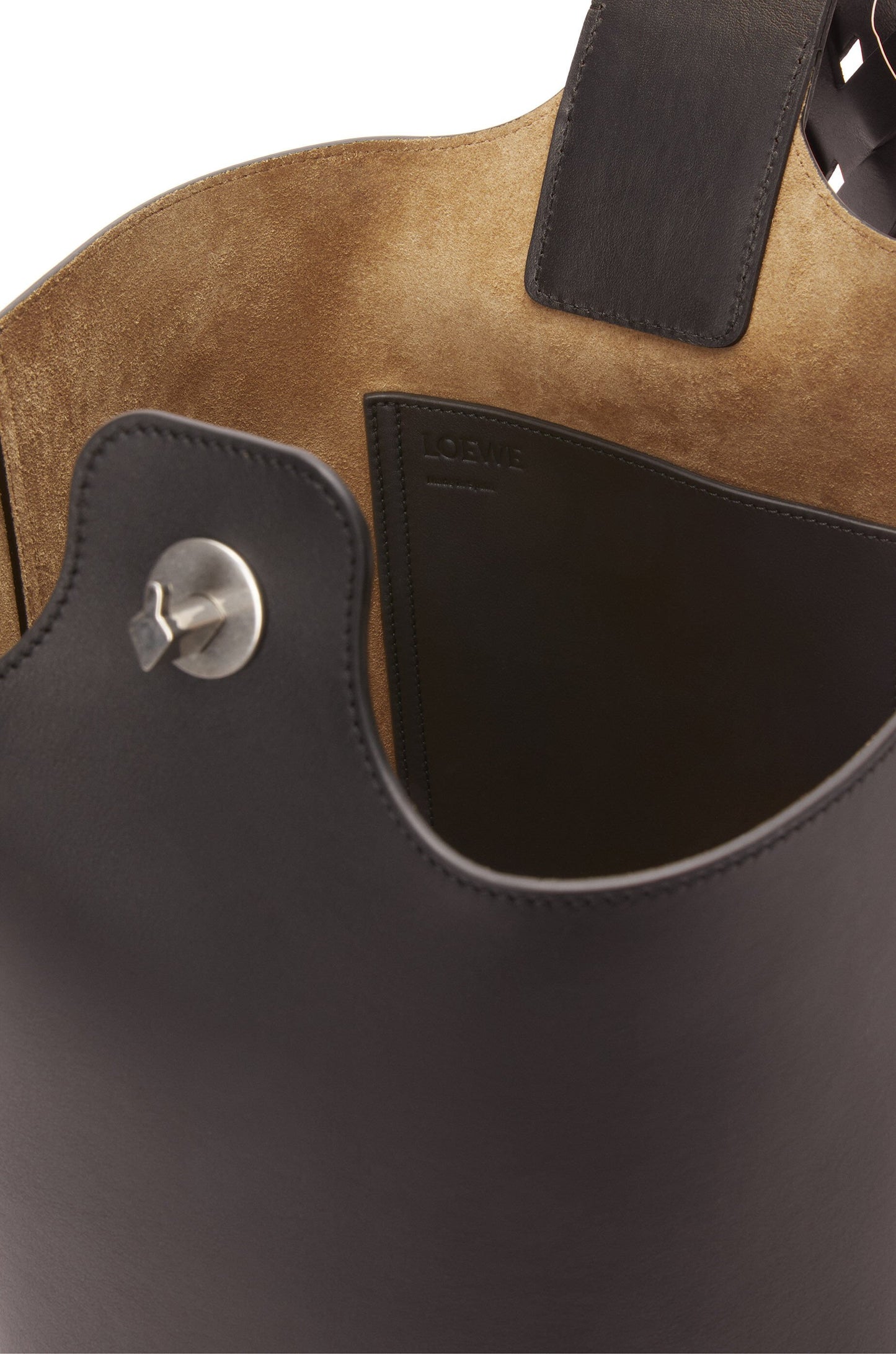 Large Pebble bucket in mellow calfskin