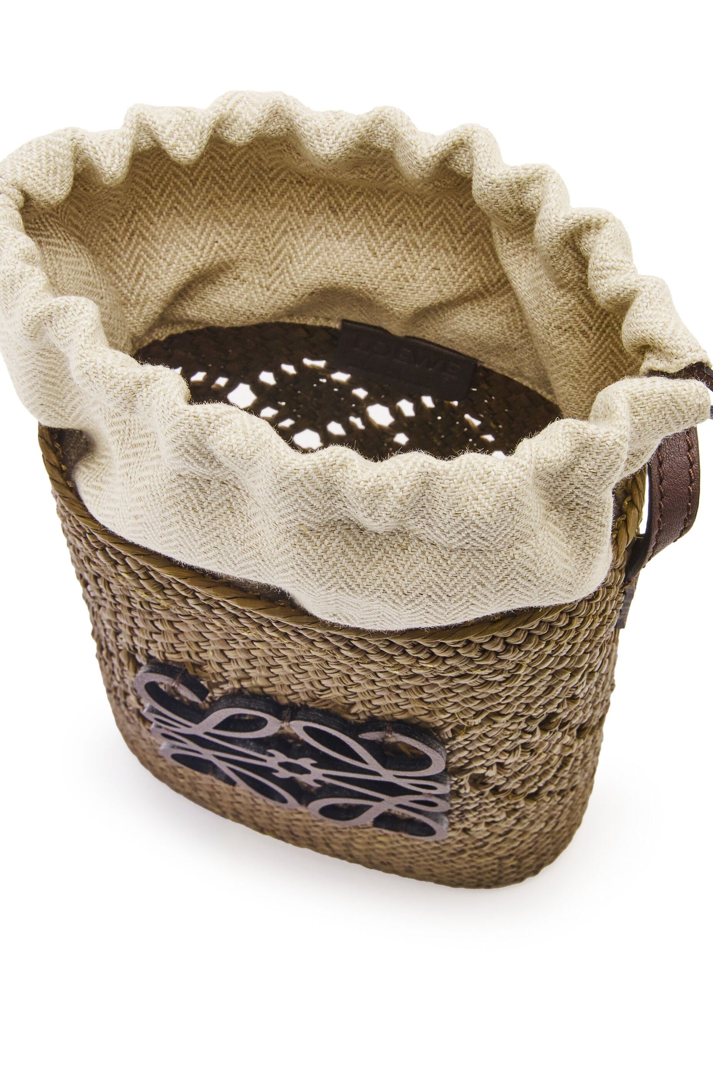 Anagram Ajouré square pocket in iraca palm and classic calfskin - Hall Of Brand